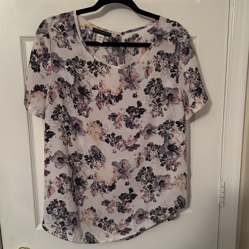 Simply Styled Blouse Size XL Color White Purple Black